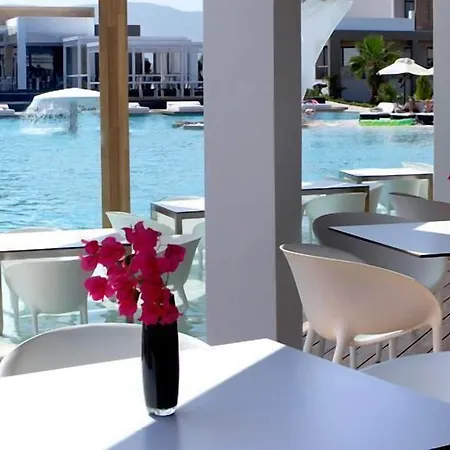 Hotel Pelagos &