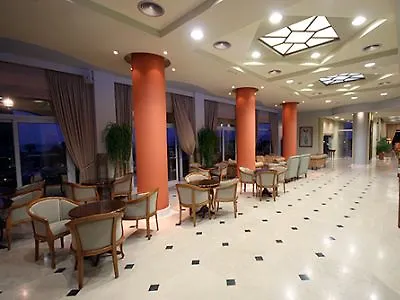 佩拉格斯套房酒店 5*